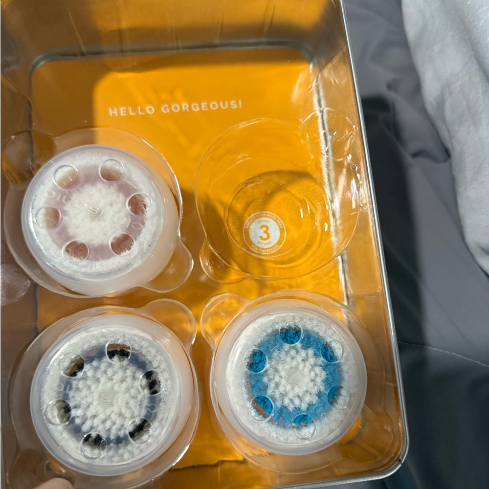 Clarisonic White and Blue Brush Heads Set - Picture 4 of 7